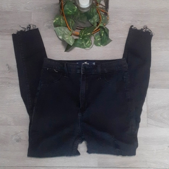 Hollister Distressed Ultra High-Rise Jean Leggings - Picture 6 of 14